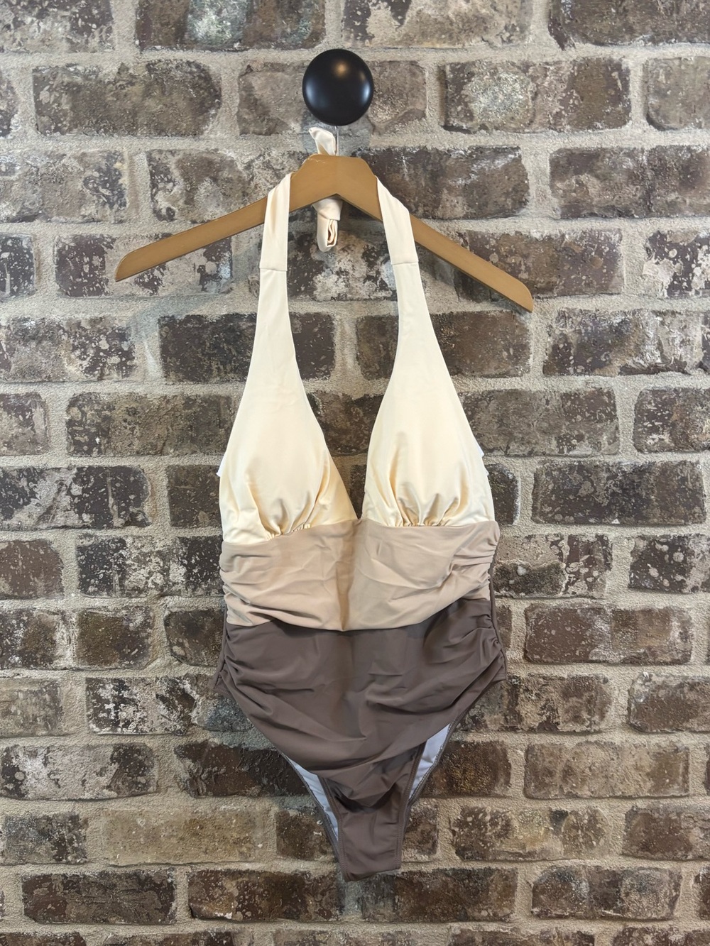 Cupshe Colorblock Halter One-Piece Swimsuit in Cream, Tan & Brown size M
